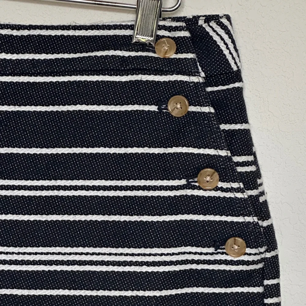 Banana Republic Navy White Striped‎ Sailor Shorts Button Detail Size 4 Nautical